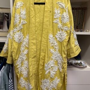 Soft Surroundings soft yellow kimono size M/L House or pool robe or worn as top